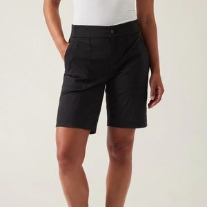 Athleta Shorts Trekkie Bermuda 2.0 Athletic Outerwear Black Size 4